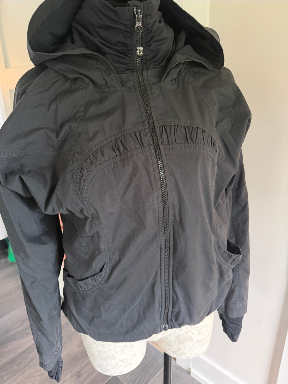 lululemon athletica Black Hooded dance Studio jacket size 8